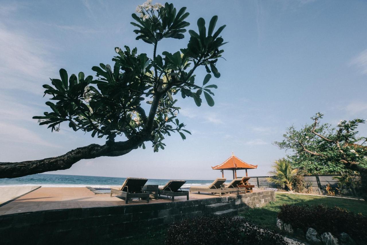 Cave Beach Bungalow Semaya Exteriör bild