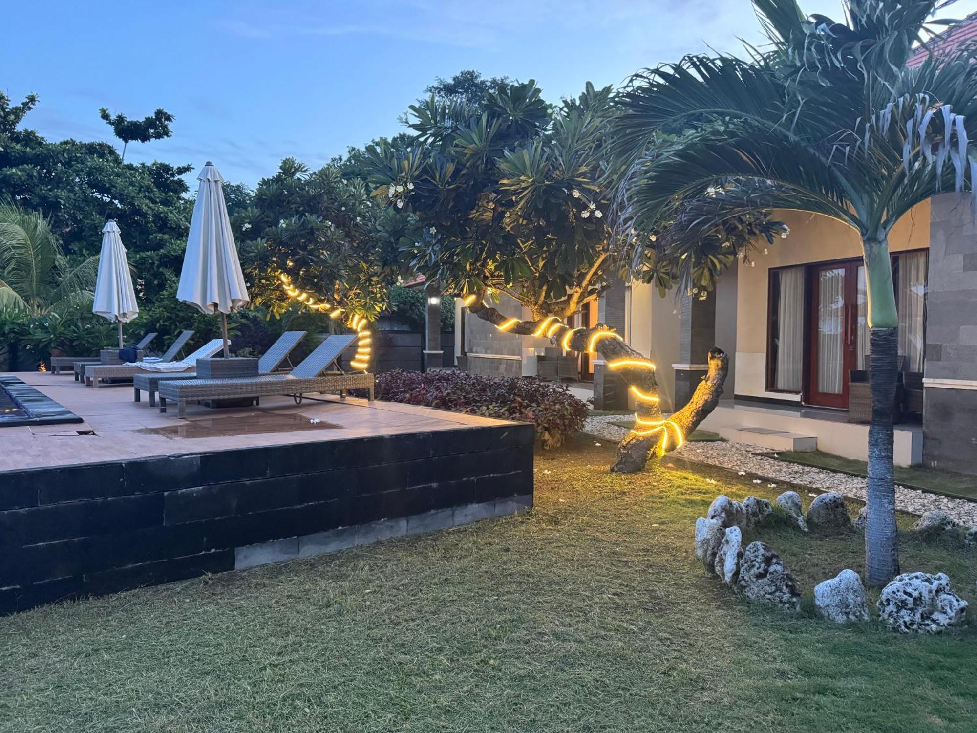Cave Beach Bungalow Semaya Exteriör bild