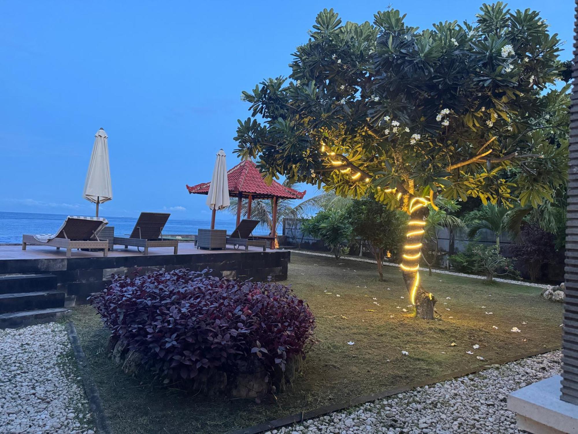 Cave Beach Bungalow Semaya Exteriör bild